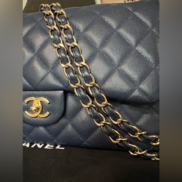 CHANEL classic double flap JUMBO caviar NAVY leather bag - Picture 3 of 16